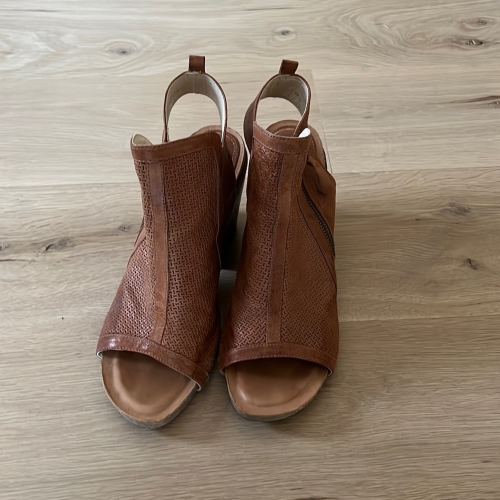 EUC isola women’s wedge open toe bootie SIZE 9